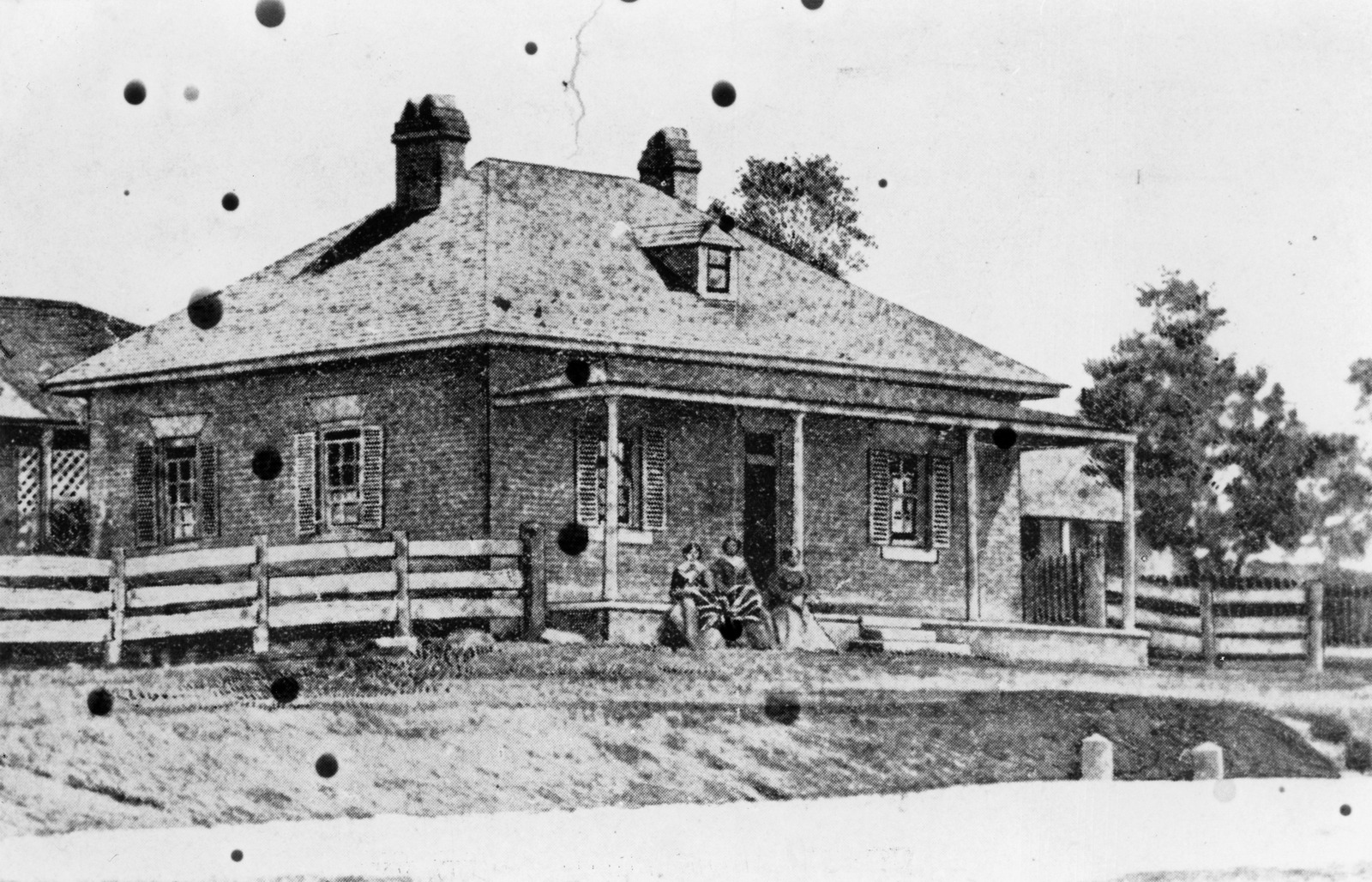 Andrew Petrie's house at the corner of Queen and Wharf Streets, Brisbane, ca. 1859