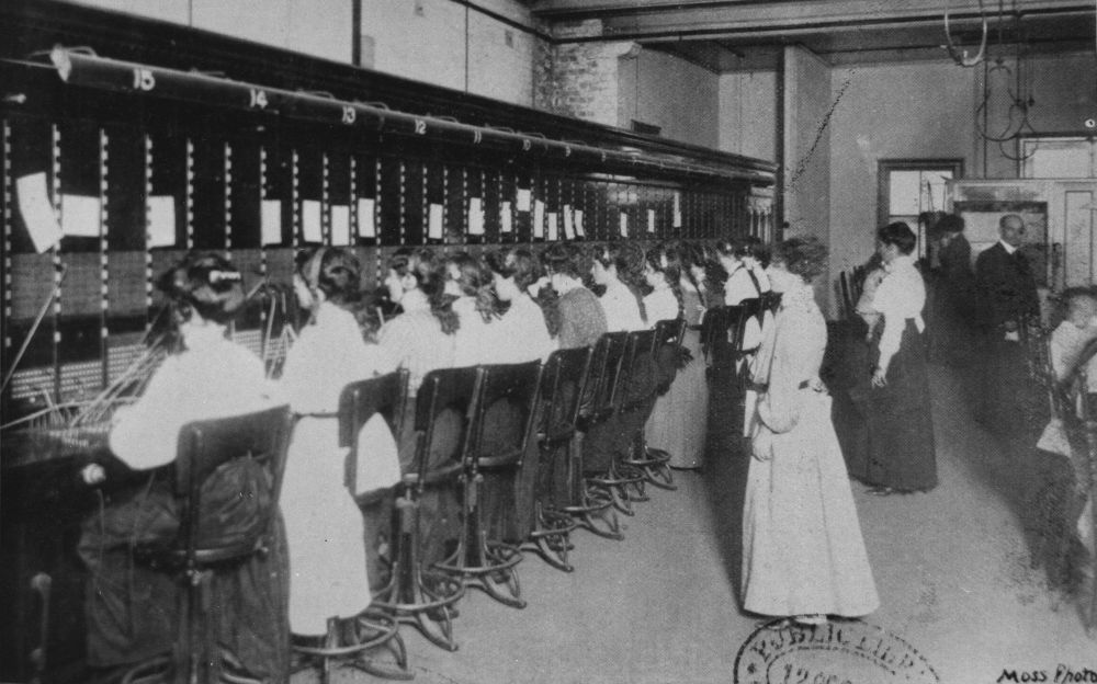 Telephonists working at the, Brisbane Central telephone exchange, Brisbane, 1910