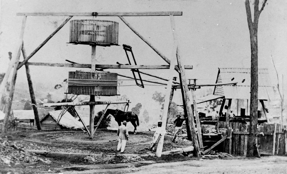 Horsedrawn whim at a goldfield in Gympie, 1870-1880