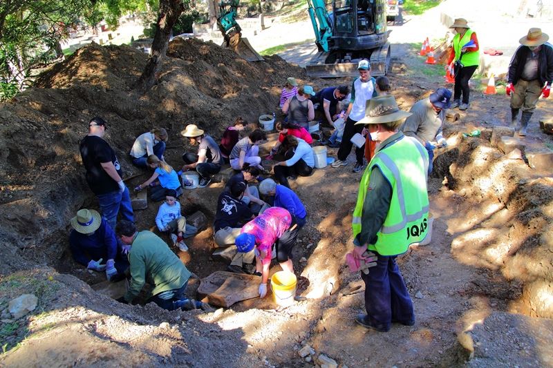 Toowong Cemetery Archaeological Dig, 2013