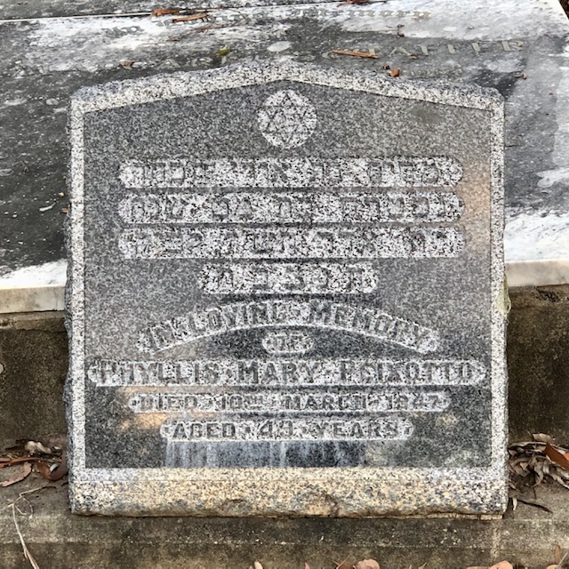 Phyliss Mary Peixetto's headstone